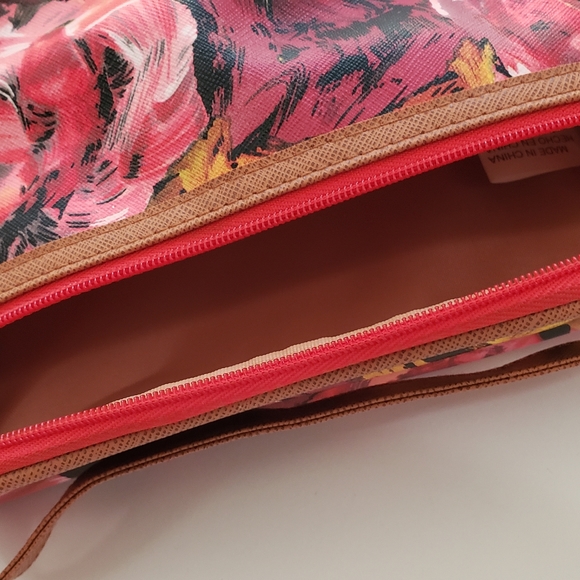 Kenneth Cole Reaction cosmetic bag set - Picture 7 of 8